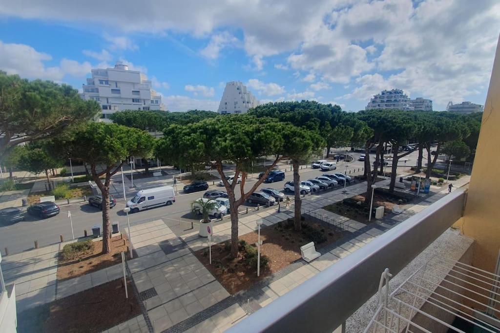 Apartment T2 Moderne ,design, Neuf, Climatise Avec Piscine *